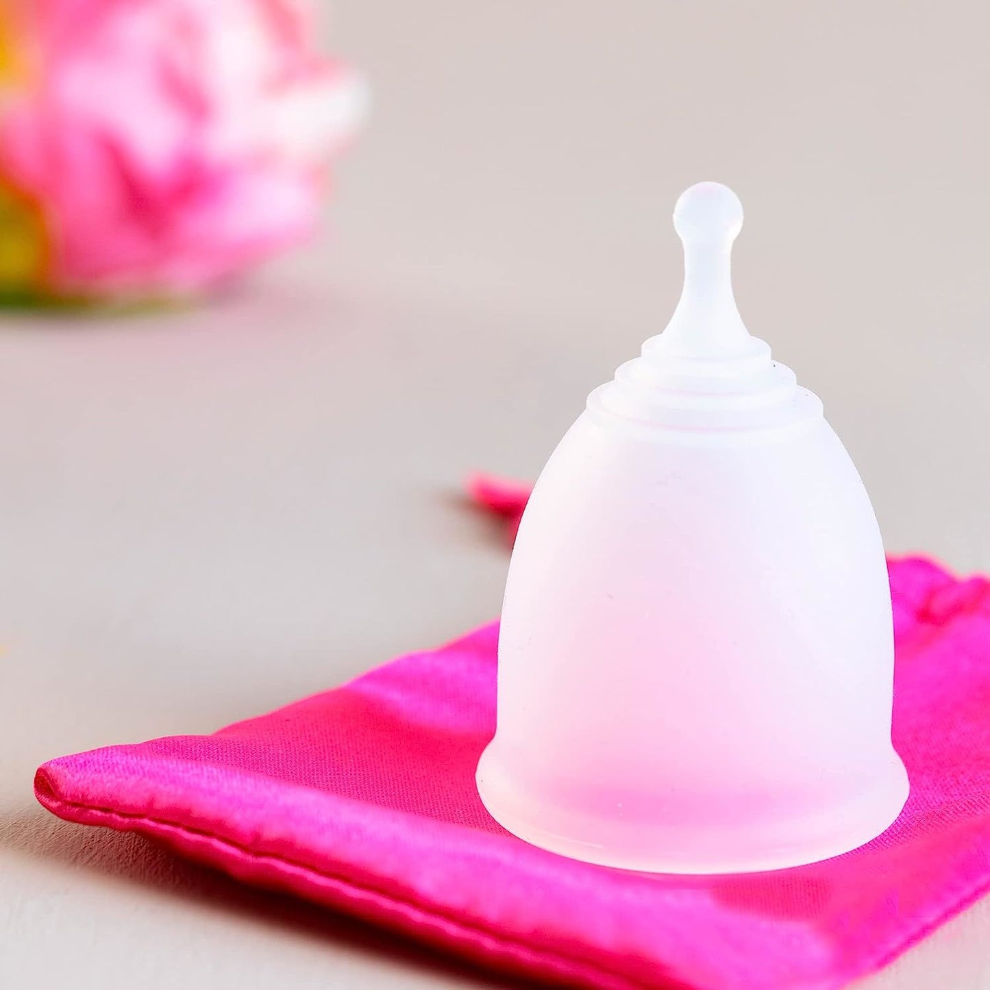 Silicone Menstrual Cup S/L, Pack of 2 Period Cups for Women Heavy Flow, Normal Flow, Pink and Transparent Period Cup Reusable + Storage Bag and Brush, Leak Proof Small Menstrual Cup for Beginners